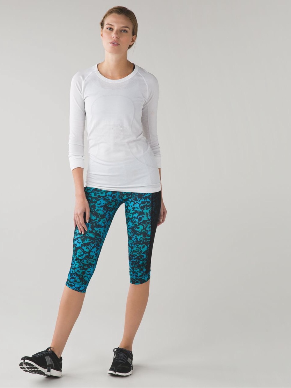 Lululemon Stop At Nothing Crop *Full-On Luxtreme
Fleur Sombre Kayak Blue Dragonf